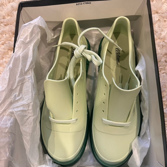 New in Box - Melissa Classic Sneaker - jelly sneaker - Picture 7 of 7